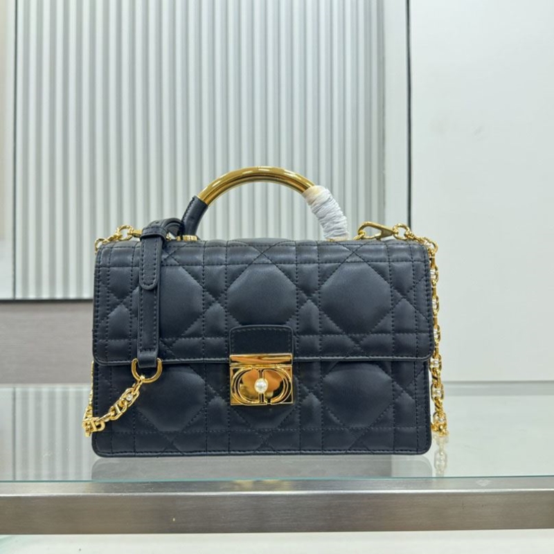 D*or top handle bags